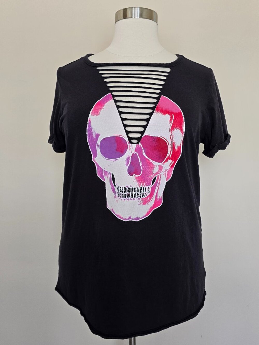 Torrid Plus Size 2 2X Slim Fit Black Pink Purple Skull Cut Work Tee Shirt Top